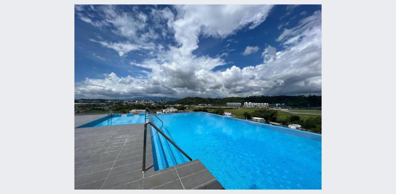 Aru Suites 3Br Nilam Residence Infinity Pool Kota Kinabalu Exterior foto